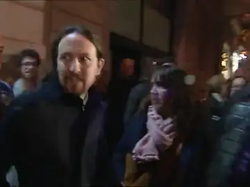 Un grupo ultra hace un escrache a Pablo Iglesias en Barcelona Un grupo ultra hace un escrache a Pablo Iglesias en Barcelona