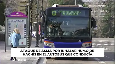 Un conductor de autobús sufre un ataque de asma por inhalar el humo del hachís de cuatro pasajeros Un conductor de autobús sufre un ataque de asma por inhalar el humo del hachís de cuatro pasajeros
