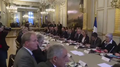 Macron recibe a sindicatos y patronal para hablar de medidas ante la protesta Macron recibe a sindicatos y patronal para hablar de medidas ante la protesta