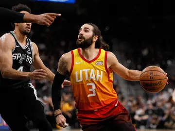 Ricky Rubio en el partido de los Utah Jazz vs San Antonio Spurs Ricky Rubio en el partido de los Utah Jazz vs San Antonio Spurs