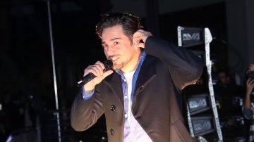 David Bustamante durante su actuación en Valencia David Bustamante durante su actuación en Valencia