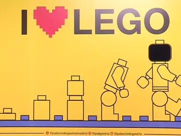 El foro romano de Augusto o un castillo inspirado en 'Juego de Tronos' tienen su versión en miniatura en al exposición de Lego El foro romano de Augusto o un castillo inspirado en 'Juego de Tronos' tienen su versión en miniatura en al exposición de Lego