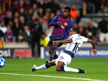 Dembelé dispara a puerta contra el Tottenham Dembelé dispara a puerta contra el Tottenham