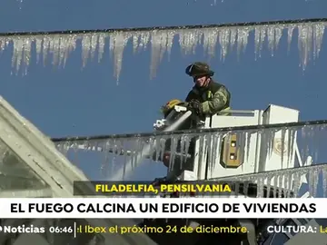 Un incendio calcina un edificio de viviendas en Filadelfia Un incendio calcina un edificio de viviendas en Filadelfia