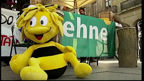 Movilizaciones para denunciar el confuso etiquetado que utilizan las industrias para enmascarar sucedáneos de miel baja calidad Movilizaciones para denunciar el confuso etiquetado que utilizan las industrias para enmascarar sucedáneos de miel baja calidad