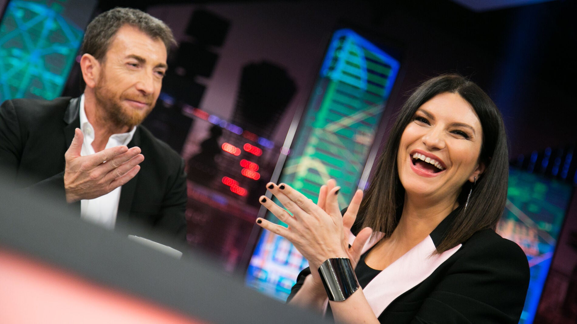 Laura Pausini le ense&ntilde;a a Pablo Motos que taco italiano puede utilizar con frecuencia: "Es la pinga"