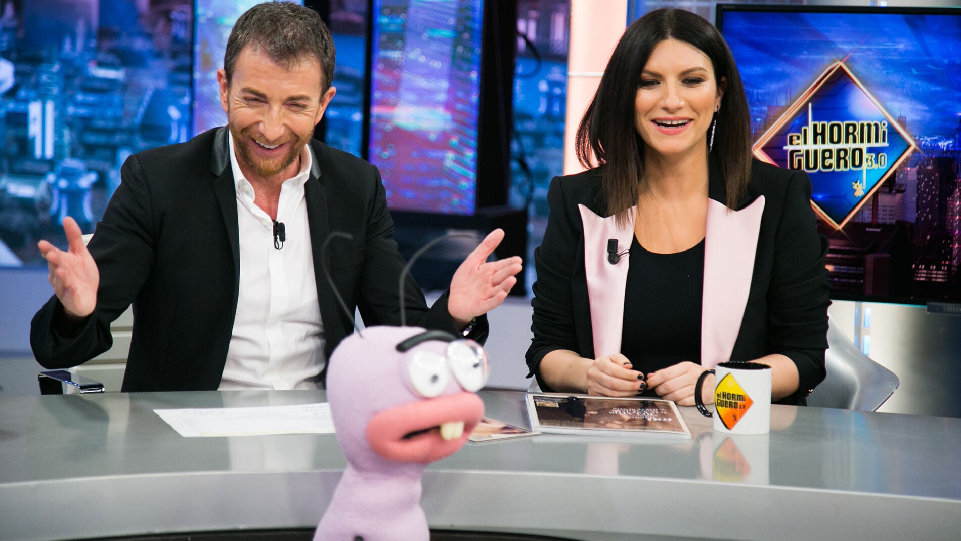 La telepat&iacute;a de Pablo Motos y Laura Pausini demuestra su conexi&oacute;n: "Eres mi debilidad"