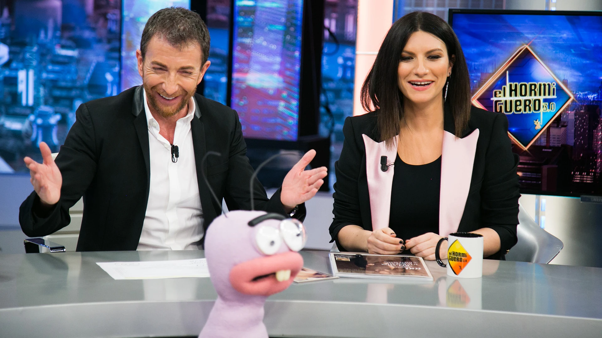 La telepatía de Pablo Motos y Laura Pausini demuestra su conexión: "Eres mi debilidad" Vídeo: La telepatía de Pablo Motos y Laura Pausini demuestra su conexión: "Eres mi debilidad"