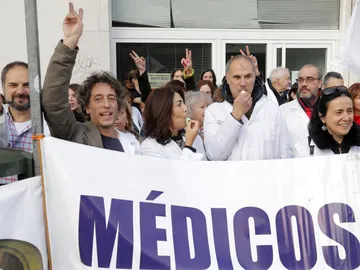 Médicos y personal sanitario del Servicio Gallego de Salud Médicos y personal sanitario del Servicio Gallego de Salud