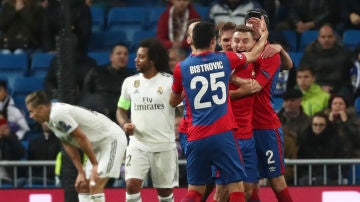 Los jugadores del CSKA celebran uno de los goles contra el Real Madrid