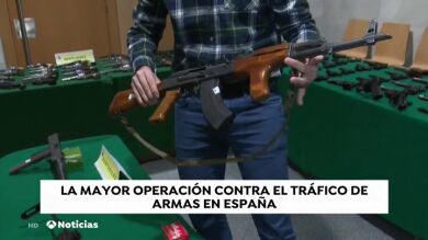 La Guardia Civil detiene a cuatro personas e interviene 322 armas distribuidas en el mercado negro