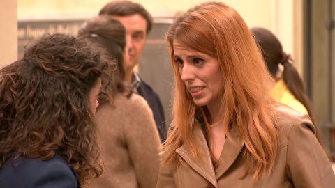Sara hace creer a Amelia que Luisita no quiere saber nada de ella