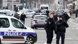 Agentes de la polic&iacute;a francesa 