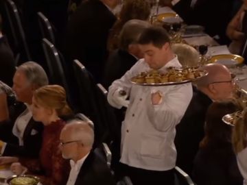 El camarero de la gala de los Nobel
