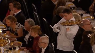 El camarero de la gala de los Nobel