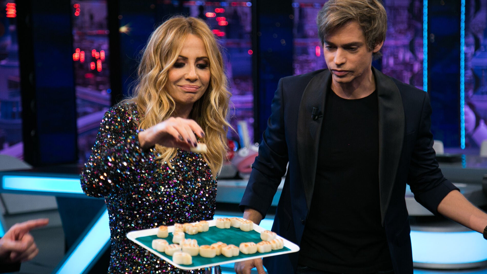 El duelo con tensi&oacute;n, risas y esp&iacute;ritu navide&ntilde;o que ha enfrentado a Carlos Baute, Marta S&aacute;nchez y Pablo Motos en 'El Hormiguero 3.0'
