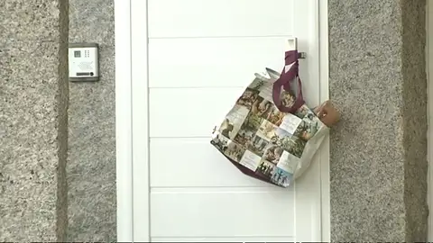 Atracan y amordazan a una familia en su domicilio en Pontevedra Atracan y amordazan a una familia en su domicilio en Pontevedra