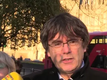 Puigdemont cree que el Consejo de Ministros del 21-D es una 'provocación clara' y hace un llamamiento a la calma Puigdemont cree que el Consejo de Ministros del 21-D es una 'provocación clara' y hace un llamamiento a la calma