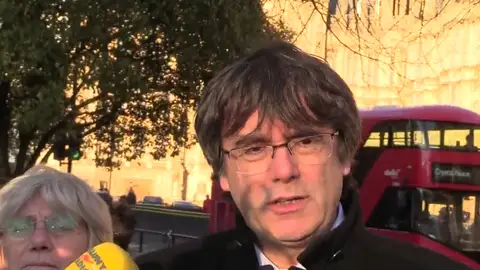 Puigdemont cree que el Consejo de Ministros del 21-D es una 'provocación clara' y hace un llamamiento a la calma Puigdemont cree que el Consejo de Ministros del 21-D es una 'provocación clara' y hace un llamamiento a la calma