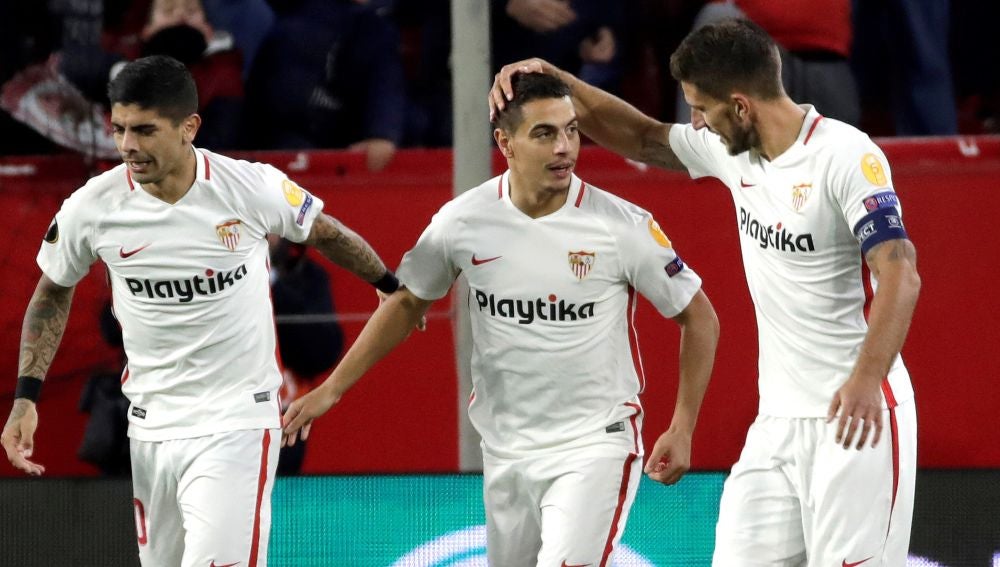 Ben Yedder celebra uno de sus goles contra el Krasnodar