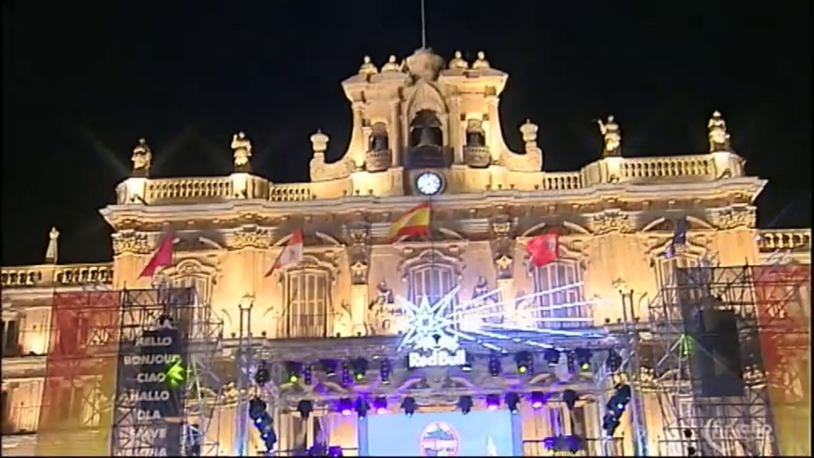 Gran fiesta en Salamanca en uno de los eventos navideños más famosos del país: el 'Fin de Año Universitario' 
