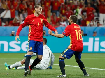 Morata celebra un gol con Jordi Alba en la selección española Morata celebra un gol con Jordi Alba en la selección española