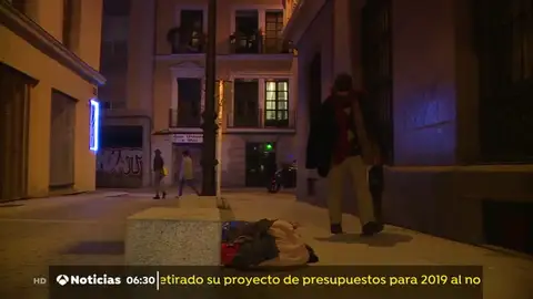 600 voluntarios recorren Madrid para contabilizar a los 'sintecho' Unos 600 voluntarios recorren Madrid para contabilizar a los 'sintecho'