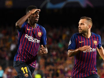 Dembelé celebra un gol junto a Jordi Alba