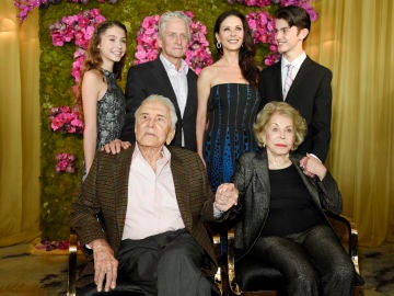 Hijos Catherine Zeta-Jones y Michael Douglas Hijos Catherine Zeta-Jones y Michael Douglas