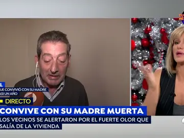 El hombre que convivió un año con el cadáver de su madre se enfada con Susanna Griso en directo: "Esto se cortó ya" El hombre que convivió un año con el cadáver de su madre se enfada con Susanna Griso en directo: "Esto se cortó ya"