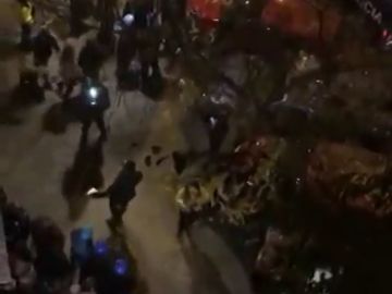 Suspenden el desahucio de una vecina en Madrid tras una noche entera de protestas