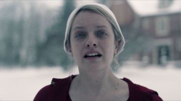 Elizabeth Moss en 'El cuento de la criada'