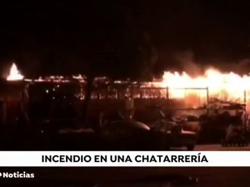 Incendio en una chatarrería de Loeches, en Madrid