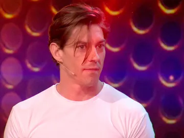 Adrián Lastra, atemorizado con el lanzallamas de Jandro en 'Hipnotízame' Adrián Lastra, atemorizado con el lanzallamas de Jandro en 'Hipnotízame'