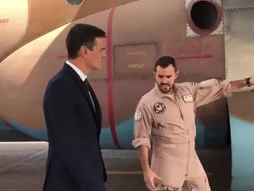 Sánchez viaja por sorpresa a Mali para felicitar la Navidad a las tropas españolas Sánchez viaja por sorpresa a Mali para felicitar la Navidad a las tropas españolas