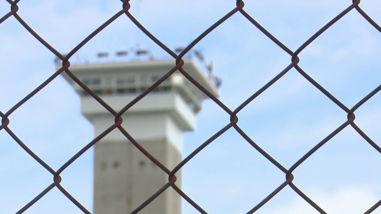 소토 델 레알 교도소, 아발로스와 콜도, 그곳에서의 첫날 이야기