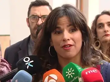 Teresa Rodríguez: "No aceptamos operaciones de blanqueo de un pacto a tres entre las derechas y la extrema derecha" Teresa Rodríguez: "No aceptamos operaciones de blanqueo de un pacto a tres entre las derechas y la extrema derecha"