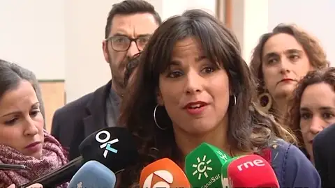 Teresa Rodríguez: "No aceptamos operaciones de blanqueo de un pacto a tres entre las derechas y la extrema derecha" Teresa Rodríguez: "No aceptamos operaciones de blanqueo de un pacto a tres entre las derechas y la extrema derecha"