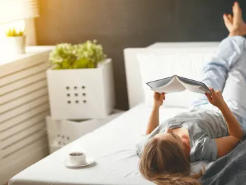 Mujer leyendo Mujer leyendo