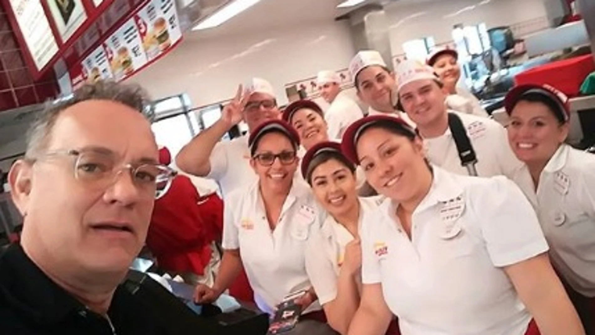 Tom Hanks en una hamburguesería Tom Hanks en una hamburguesería