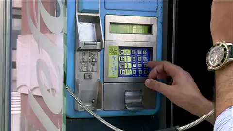 Indultadas: las cabinas telefónicas no desaparecen, de momento Indultadas: las cabinas telefónicas no desaparecen, de momento