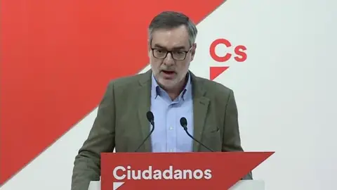 Villegas asegura que C's solo aceptará compartir el Gobierno de coalición con el PP y descartan formar "ningún tipo de tripartito" Villegas asegura que C's solo aceptará compartir el Gobierno de coalición con el PP y descartan formar "ningún tipo de tripartito"