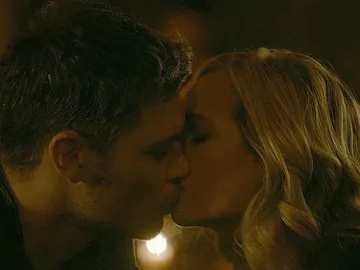 Klaus y Caroline en 'The Originals' Klaus y Caroline en 'The Originals'