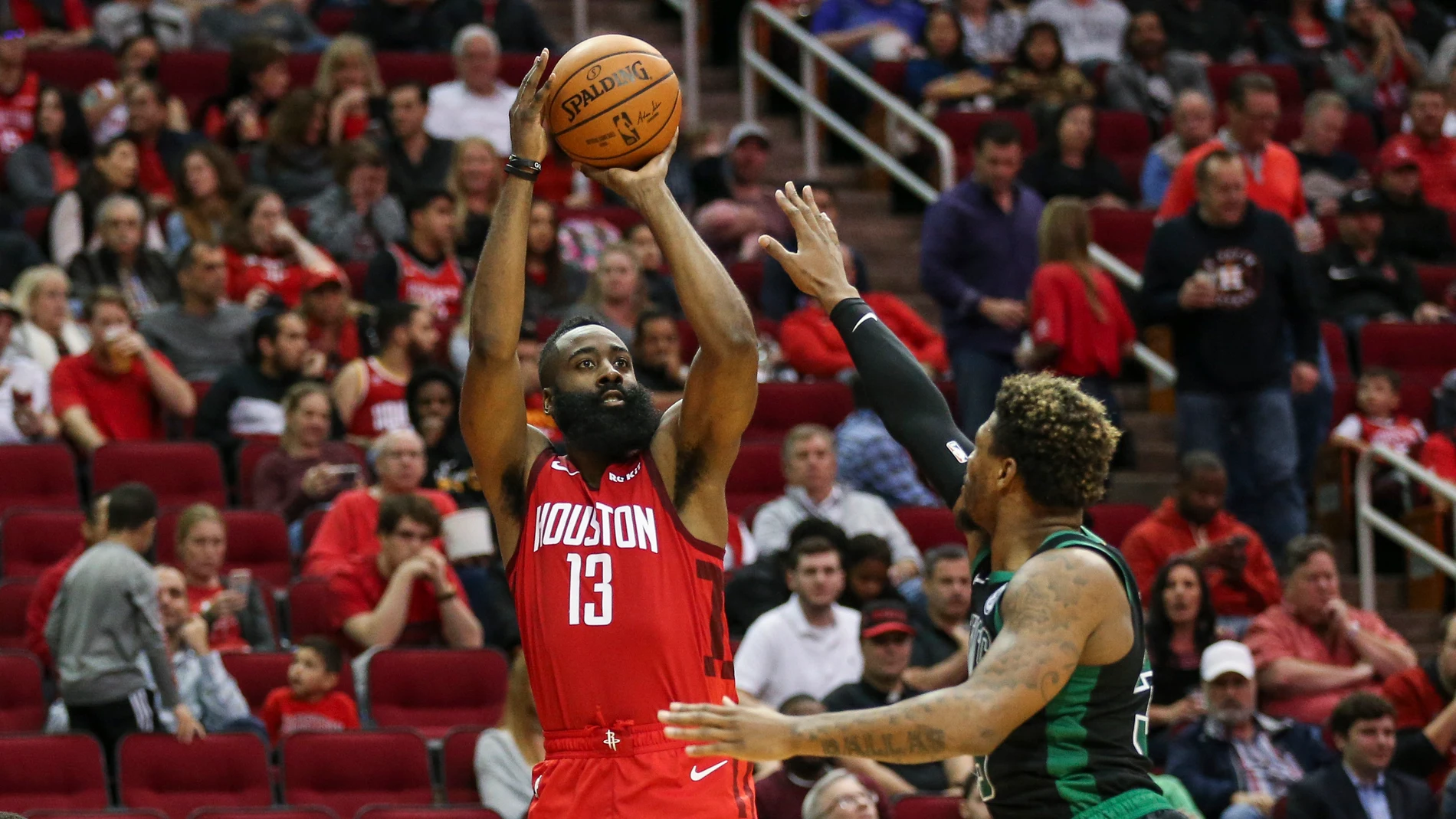 James Harden, en acción ante los Celtics James Harden, en acción ante los Celtics