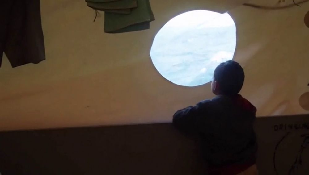 La ONG Sea-Watch pide un puerto seguro para desembarcar a los 32 inmigrantes rescatados