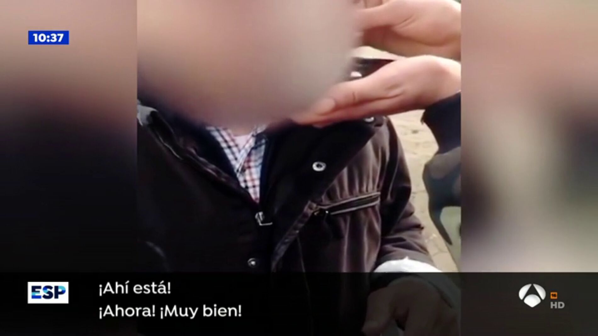 V&Iacute;DEO: Cuatro j&oacute;venes obligan a un anciano a esnifar coca&iacute;na en Lugo 