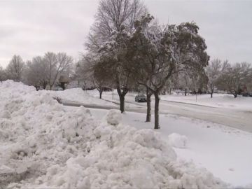 Una tormenta de nieve azota a EEUU: aviones desviados y carreteras cortadas