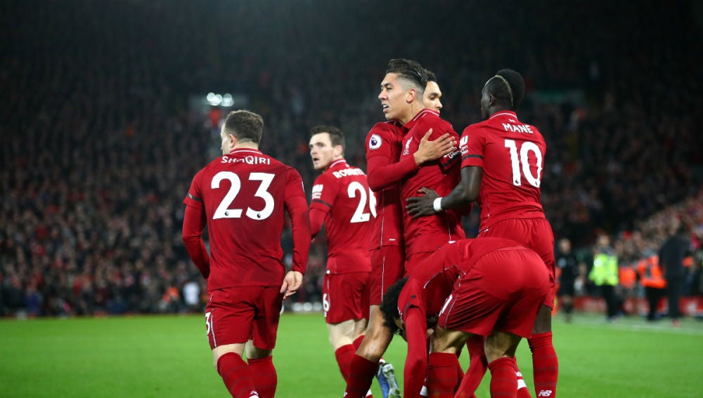 El Liverpool celebra un gol