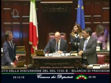 El Parlamento de Italia aprueba los presupuestos del Gobierno pactados con Bruselas