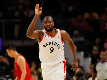 Serge Ibaka, con los Raptors Serge Ibaka, con los Raptors